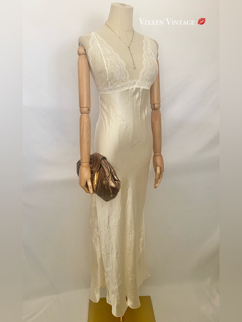 VICTORIA’S SECRET 2002 SHEER LACE WET LOOK SILK FLOOR LENGTH SLIP DRESS IN IVORY